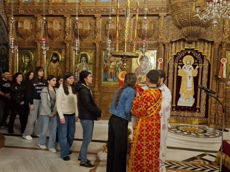 Θεία Λειτουργία για τους εξεταζομένους μαθητές από τον Μητροπολίτη Δράμας